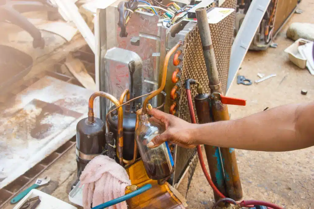 servicing machine equipment with an oil filled bot 2026 01 09 09 54 25 utc